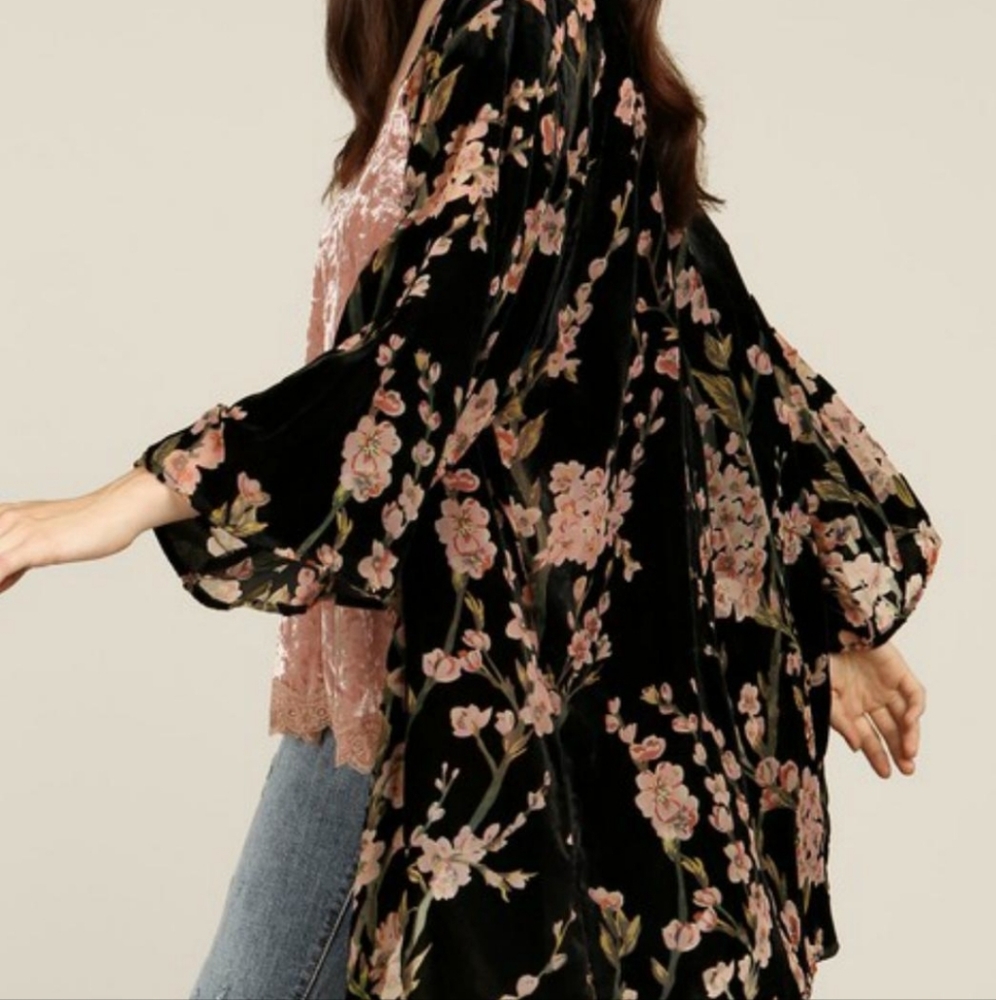 POL Black Floral Velvet Kimono Duster